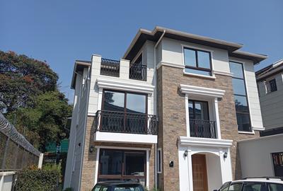 5 Bed Townhouse with En Suite at Spring Valley Estate