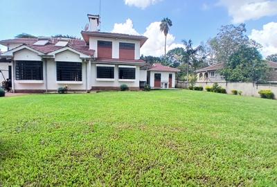 4 Bed House with En Suite at Lavington Green - 2