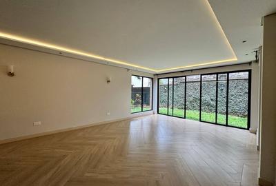 5 Bed Townhouse with En Suite in Lavington - 2