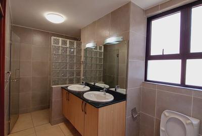 Serviced 3 Bed Apartment with En Suite in Westlands Area