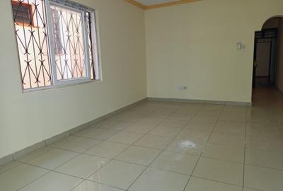 3 Bed Apartment with En Suite in Nyali Area - 2