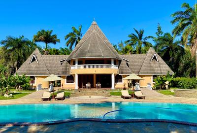 10 Bed Townhouse with En Suite at Mt Kenya - 2