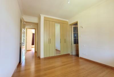4 Bed House with En Suite in Karen - 2