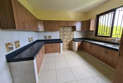 3 Bed Apartment with En Suite at Kasuku Road