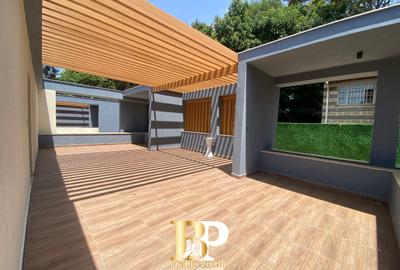 5 Bed Townhouse with En Suite in Lavington - 3