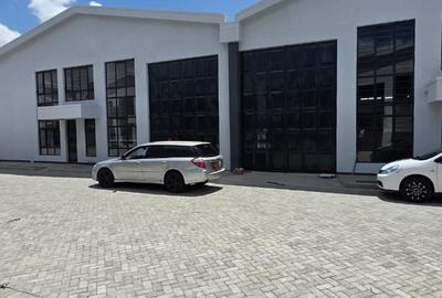 Warehouse with Parking in Eastern ByPass