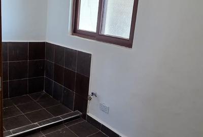 1 Bed Apartment with En Suite in Westlands Area - 4