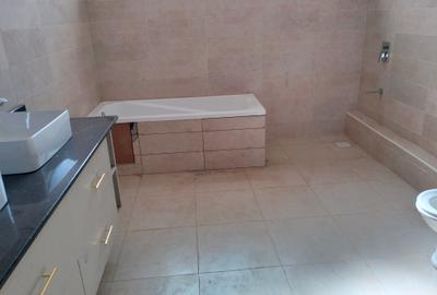 4 Bed Townhouse with En Suite in Lavington - 3