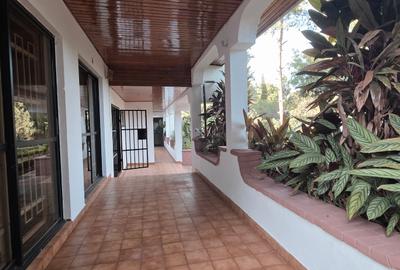 4 Bed House in Nyari - 2