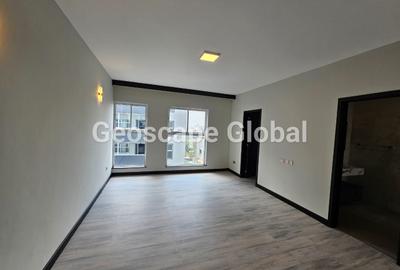 3 Bed Apartment with En Suite in Riverside - 2