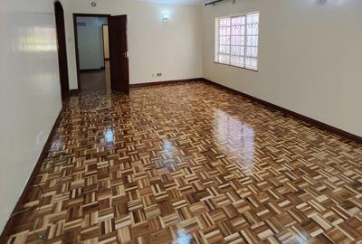 4 Bed Townhouse with En Suite in Lavington - 2