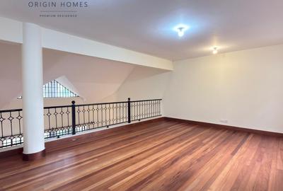 5 Bed Townhouse with En Suite at Lavington - 3