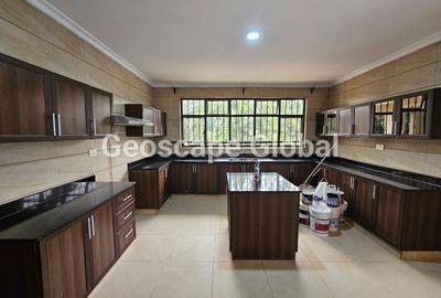 5 Bed House with En Suite in Kitisuru