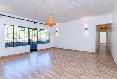 3 Bed Apartment with En Suite in Kilimani - 2