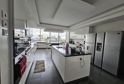 5 Bed Apartment with En Suite at Parklands