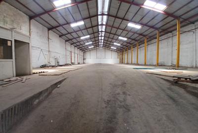 Furnished 14,000 ft² Warehouse with Backup Generator in Industrial Area - 3
