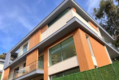 5 Bed Townhouse with En Suite at Lavington Mall - 3