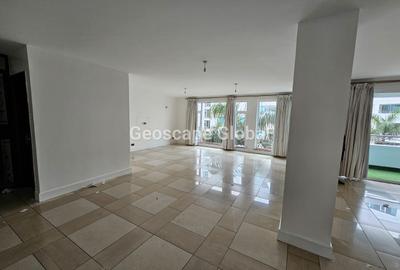 3 Bed Apartment with En Suite in Riverside - 2