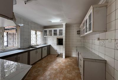 4 Bed House with En Suite in Kyuna - 3