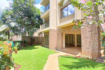 5 Bed Townhouse with En Suite at Lavington - 2