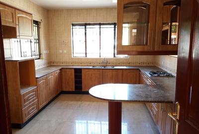 4 Bed Townhouse with En Suite at Westlands - 2