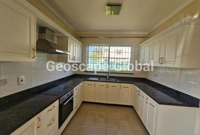 2 Bed House with En Suite in Runda