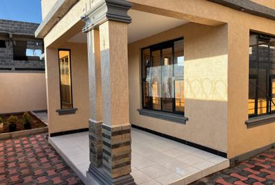 3 Bed Townhouse with En Suite at Kimbo