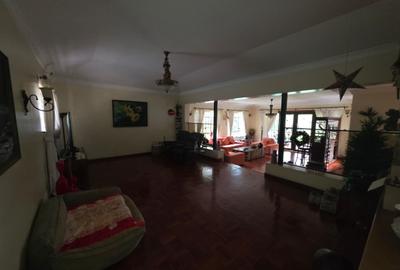 5 Bed House with En Suite in Kyuna - 4