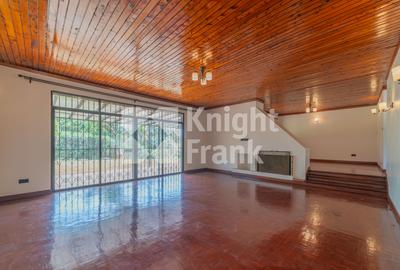 4 Bed House with En Suite at Loresho Crescent - 4