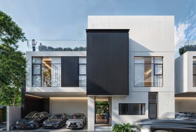 5 Bed Townhouse with En Suite in Lavington - 4