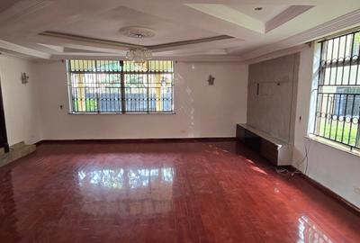 4 Bed Townhouse with En Suite at Convent Drive - 3