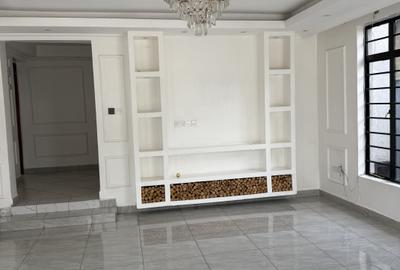 6 Bed House with En Suite at Membley - 3