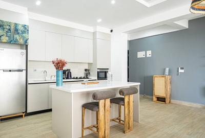 Serviced 3 Bed Apartment with En Suite in Riverside - 4