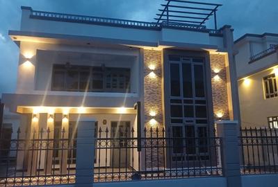 5 Bed Townhouse with En Suite at Mugutha
