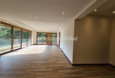 3 Bed Apartment with En Suite in Spring Valley