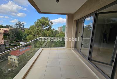 3 Bed Apartment with En Suite in Riverside