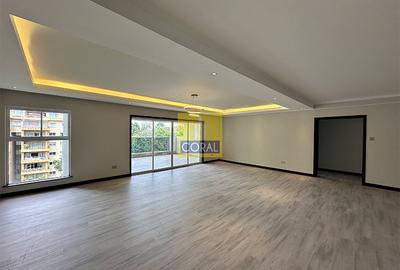 3 Bed Apartment with Swimming Pool in Riverside