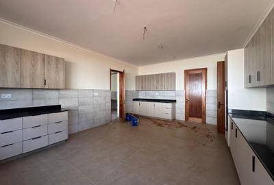 5 Bed Townhouse with En Suite in Loresho