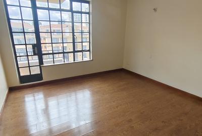 3 Bed Apartment with En Suite in Riverside - 3