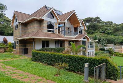 5 Bed House with En Suite at Nyari Estate