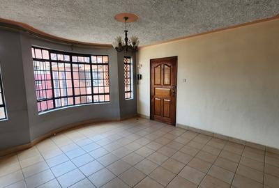 3 Bed Apartment with En Suite at - 2