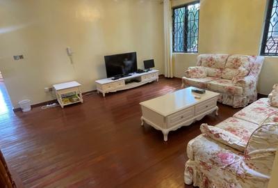 5 Bed House with En Suite in Gigiri