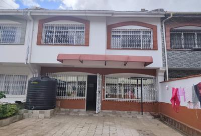 3 Bed Townhouse with En Suite in Brookside - 2