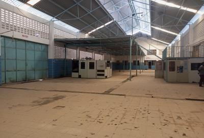 Warehouse with Parking at Leisure