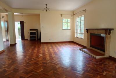 5 Bed Villa with En Suite in Lavington