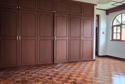 4 Bed Townhouse with En Suite at Lavington Green - 3