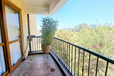 Serviced 2 Bed Apartment with En Suite at Upper Hill