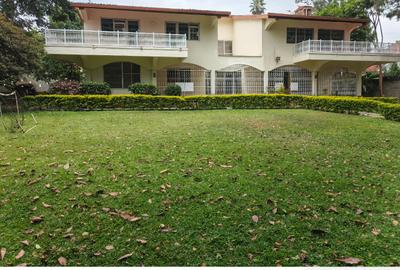 6 Bed House with En Suite at Nyari Central