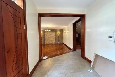 5 Bed Townhouse with En Suite in Lavington
