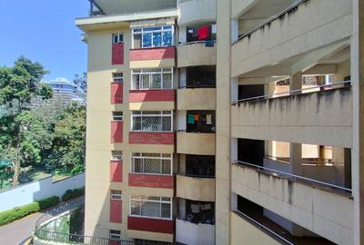 4 Bed Apartment with En Suite in Rhapta Road